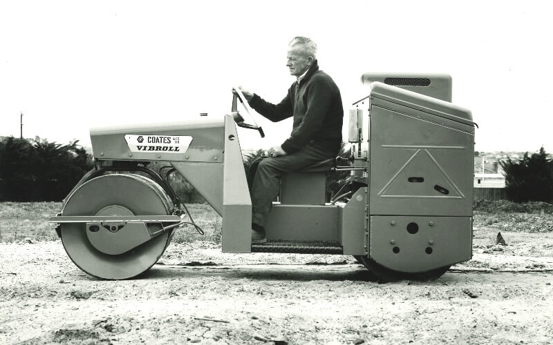 In 1946, Coates introduced a groundbreaking “hire before you buy” policy to promote a new vibrating compaction roller